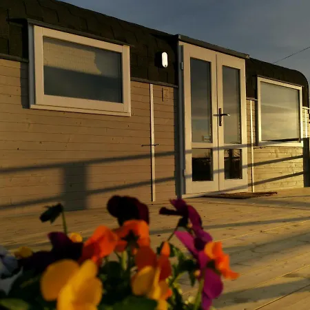Panorama Glamping Cabin * Aarsby